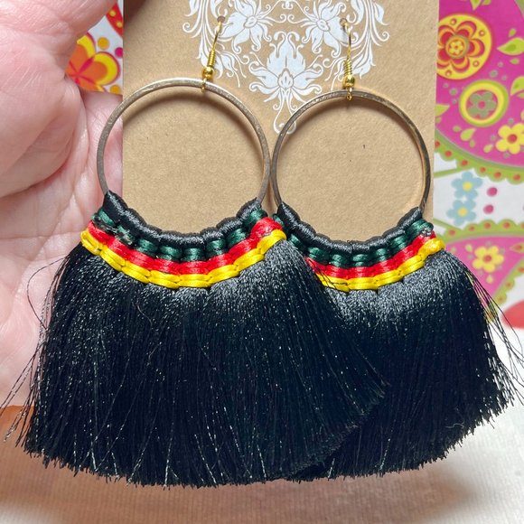Large Fan Tassel Earrings Black Hoops Long Smooth Silky Fringe Drop Dangles NWT - Picture 4 of 5